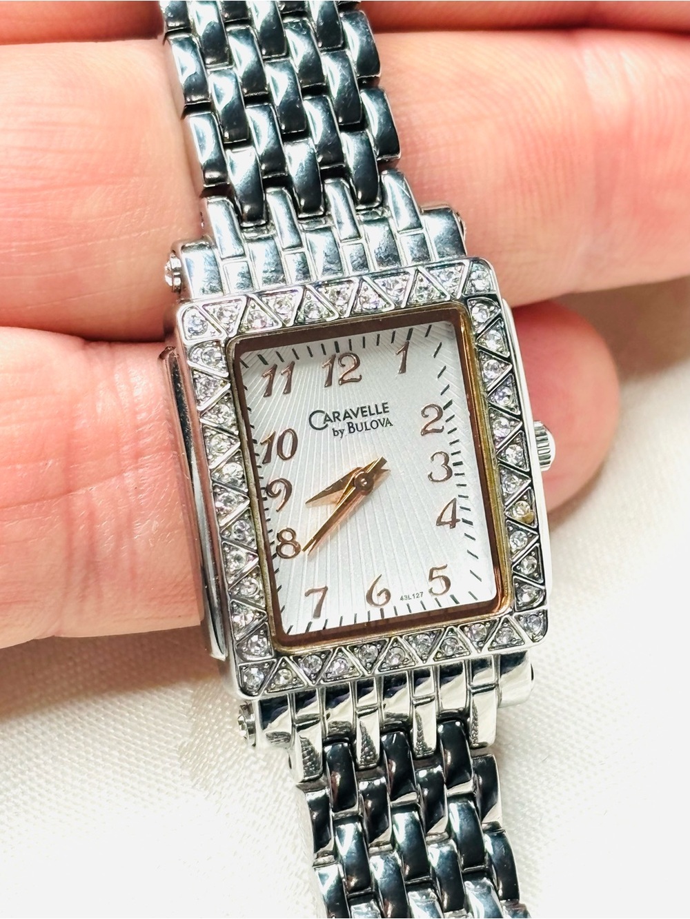 Caravelle Bulova Women’s Watch Silver Tone Bling New Battery 5.75"